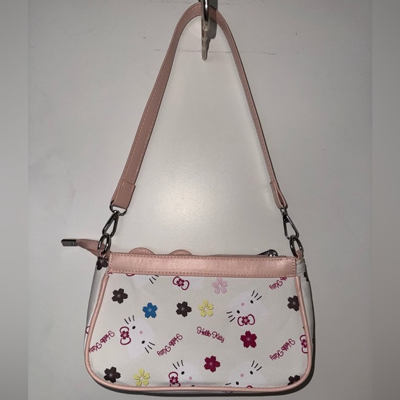 Hello Kitty Purse - Picture 2 of 4